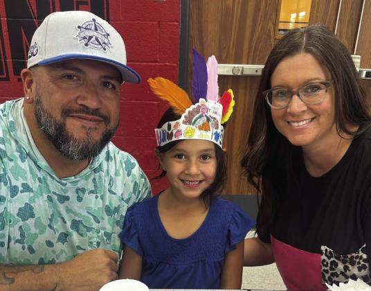 Wellington Elementary School family shares recent Thanksgiving meal