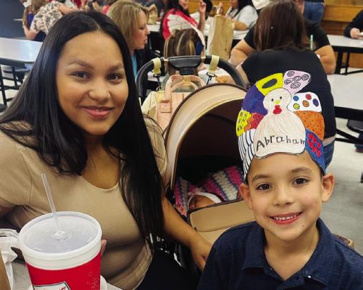 Wellington Elementary School family shares recent Thanksgiving meal