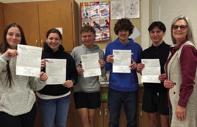 Educator Amy Detwiler and coach Grace Well’s Childress High School students complete AgriLife Extension’s Food Safety course, as well as take the state-approved exam, to receive their Food Handlers certification, which is valid for two years. From left: Reanna Dodson, Kennedy Smithwick, Kashton Patterson, Kadin Hendren, Isaac Torres, Childress County Extension Agent Dawn Dockter. Not pictured is Thomas Votaw. Photos Courtesy of Childress County Texas A&amp;amp;M AgriLife Extension