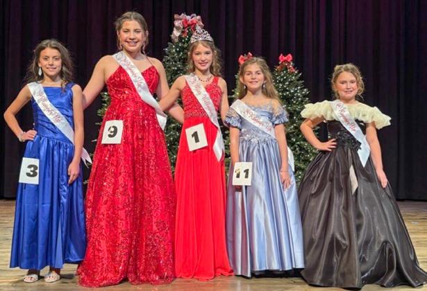 Third Runner-Up Kylie Medina, First Runner-Up Callahan Cantu, Junior Miss Wellington 2026 Peyton Roberson, Second Runner-Up Jenna Faulks, Fourth Runner-Up Harper Cox.