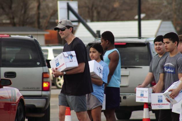 Volunteers lend hand at