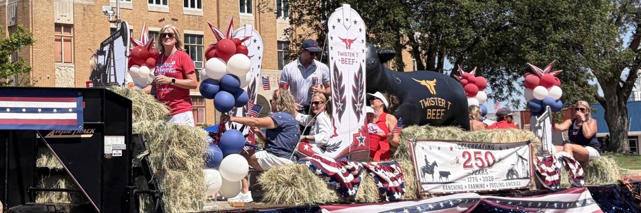 Twister T Beef’s Thompson family salutes the ranchers, farmers and communities that continue to shape the American story every single day with its entry in Wellington’s “Red, White and Boots” Fourth of July parade. BEV ODOM/THE GREENBELT INTREPID