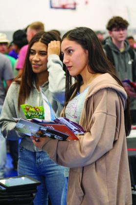 Memphis high schoolers attend College Fair in Childress