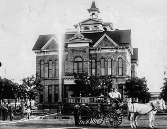 The original Hall County Courthouse