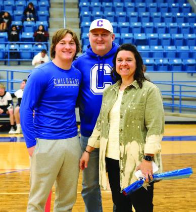 Childress Bobcat powerlifter Reid Felton with parents Malissa and Russell Felton.