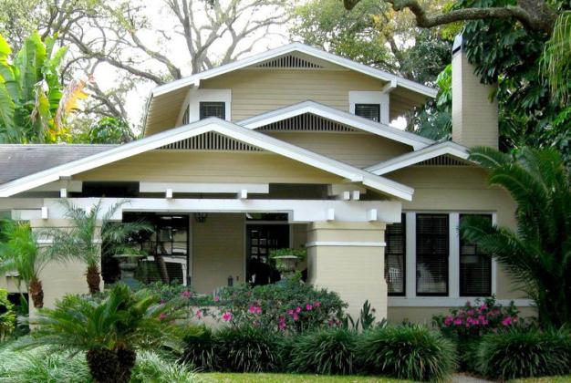 Example of an airplane bungalow style home