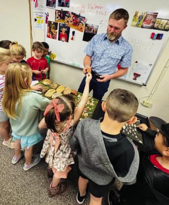 Wellington Elementary School kindergarteners study geology