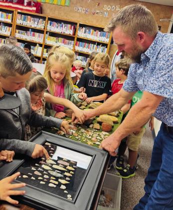 Wellington Elementary School kindergarteners study geology