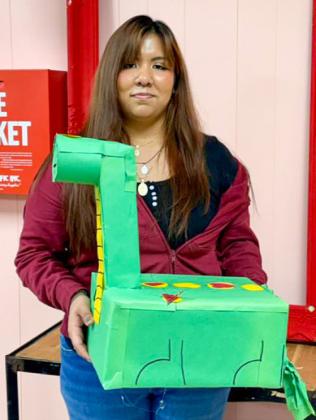 Memphis art students create Valentine’s Day boxes