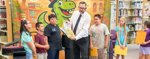Students witness Dino-Mite Magic