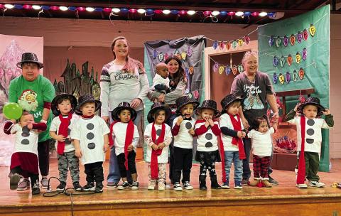 Travis Elementary hosts Christmas party