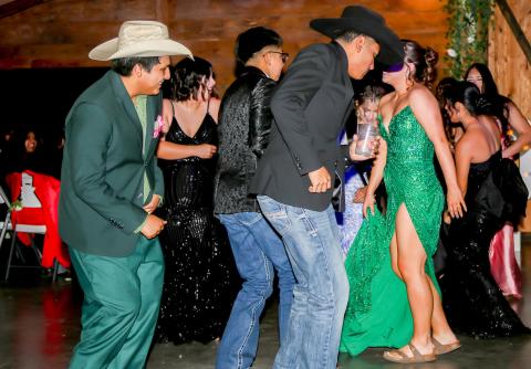 Memphis High School dances the night away at prom