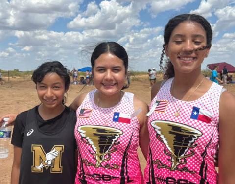 Memphis Lady Cyclone Cross Country runners.