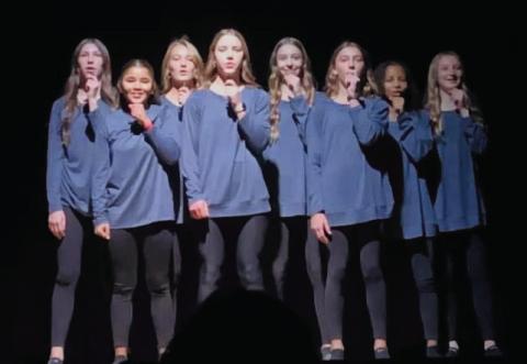 Junior high students showcase talents for good cause