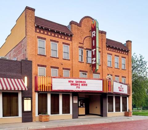 Jim Leggitt describes his experience returning to the Wellington Ritz Theatre for the Crystal Gayle concert a few years back. Jim Leggitt Collection