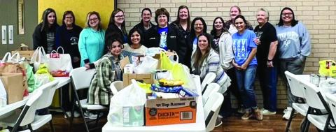 Wellington Professional Women fulfill food pantry outreach