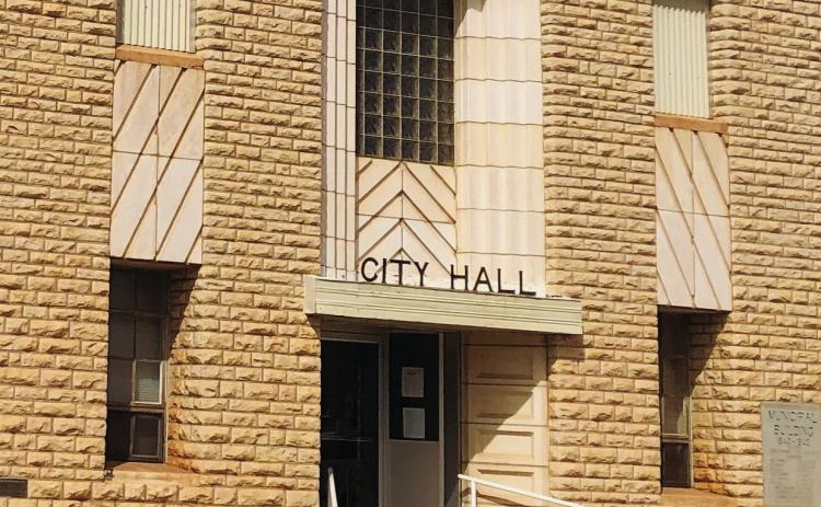 Justin Mixon will become Wellington’s sixth city manager Monday, March 24. A welcome reception will take place from noon-2 p.m. Wednesday, March 26 in the Club Room of the Bura Handley Community Center. The Red River Sun/Bev Odom