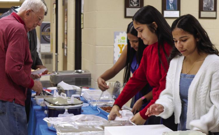 Memphis High School hosts Veterans Day breakfast, program