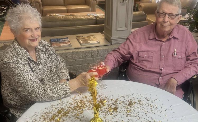 Hollands mark 60th wedding anniversary
