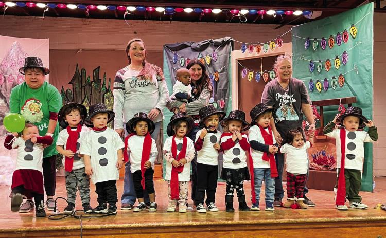 Travis Elementary hosts Christmas party