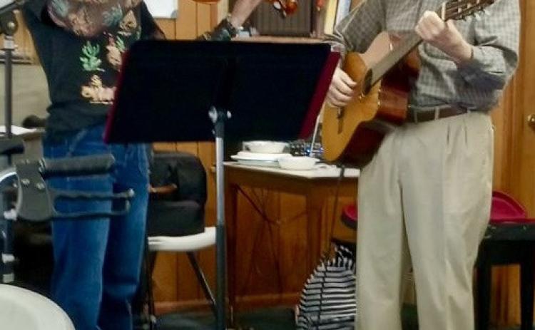 Elliott performs at Childress Senior Citizens Center