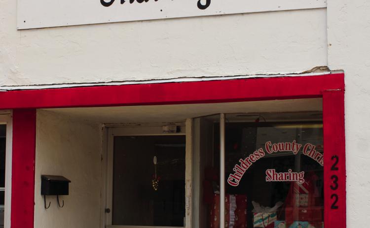 Childress County Christmas Sharing receives new sign