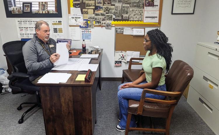 Memphis Middle School prepares students for real-world success with ‘mock’ interviews