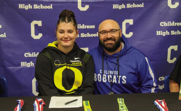 Childress’ Taylor Wiseman signs  to throw at University of Oregon