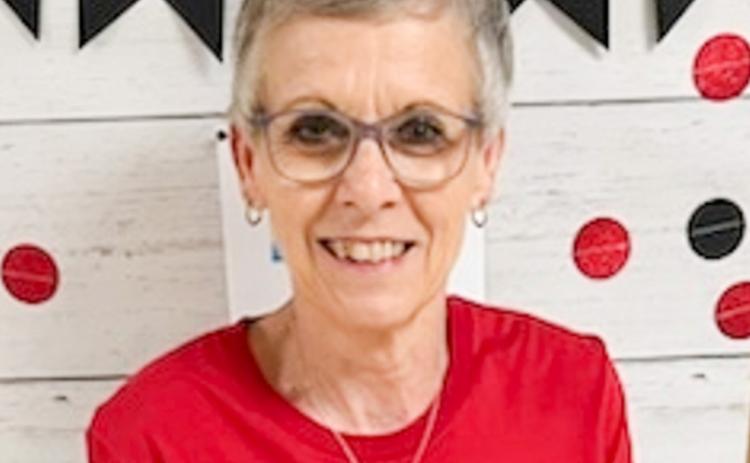 During its end-of-year employee assembly, Wellington Independent School District (ISD) Superintendent Kurt Ashmore acknowledged staff with 2025-2026 service awards. For 40 years of service to Wellington ISD Donna Thaten accepts a Ross Gardens’ gift card. WELLINGTON ISD