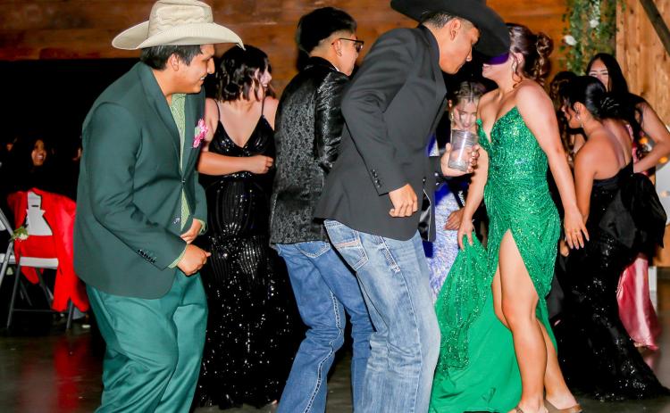 Memphis High School dances the night away at prom