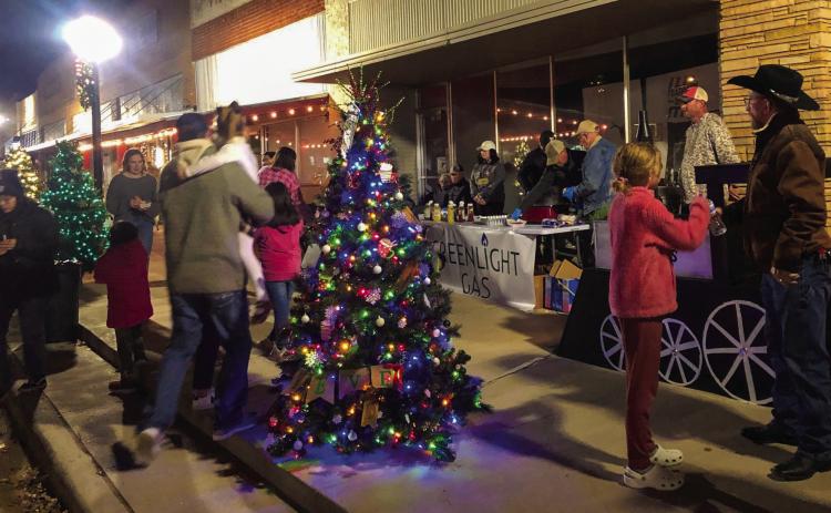 Collingsworth Chamber crafts Christmas on the Bricks, Red Ticket giveaway coming Dec. 17