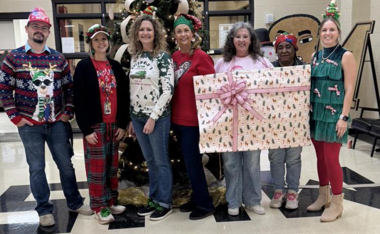 Memphis ISD staff gets in the Christmas spirit