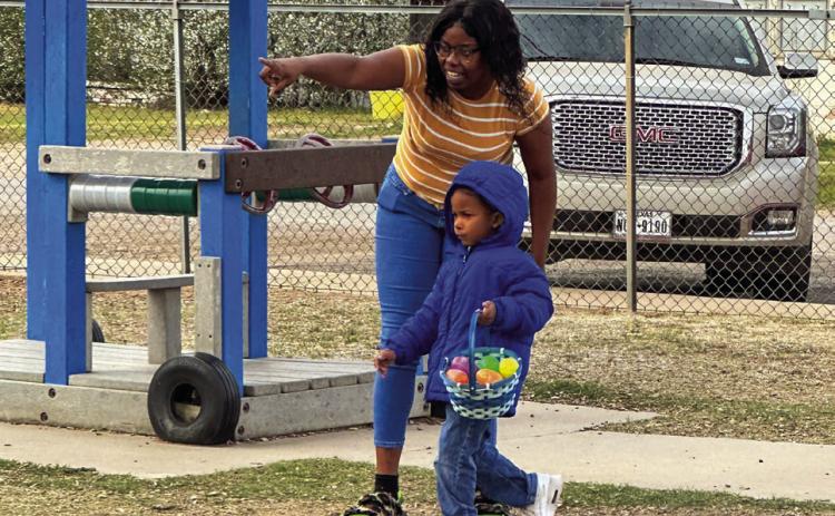 Memphis ISD hosts ‘egg’-citing hunts