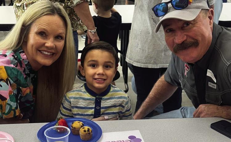 Wellington Elementary School Head Start and prekindergarten classes hosted Grapes for Grandparents Thursday, Sept. 5 in the school cafeteria, expressing appreciation for all that grandparents do for the students. Guests and students feasted on fresh fruit, including grapes, muffins and orange juice. Photo Courtesy of Wellington Elementary School