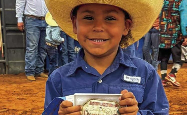 Childress County Old Settlers Rodeo awards kids’events champions