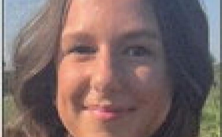 A freshman, Bree Benkley is the daughter of Beau Benkley and Loralee Ramos. Bree’s sponsor is Neeley Roofing.