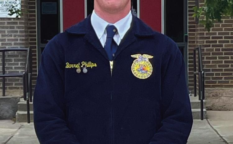 Phillips accepts top Wellington FFA honor