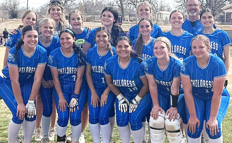 The Childress Lady Cats beat Canadian 3-2 this week. Fans are reminded that Senior Night is this Friday night at 4:30 p.m. Come see the girls play as they take on the Hornets from Tulia. PHOTO / CHILDRESS BOBCAT BOOSTERS