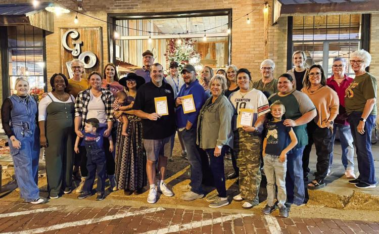 Childress Farmers Market closes season with giving