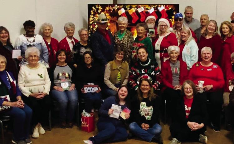 Wellington Senior Citizens Center creates holiday fun
