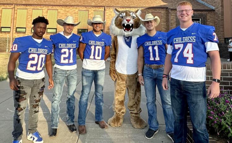 Gearing up for the season kickoff, Childress Bobcats, including Da’Reon Mathis, Mark Willis, Isaiah Jalomo, Scout Smith and Ethan Ferguson, welcome Childress Elementary School students Friday, Aug. 25. Courtesy Photos