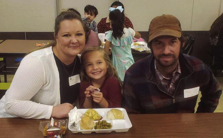 Austin Elementary hosts Thanksgiving lunch
