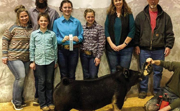Memphis’ Jordyn Altman recently placed 10th in her class with her gilt at the San Angelo Stock Show and Rodeo. Courtesy Photo