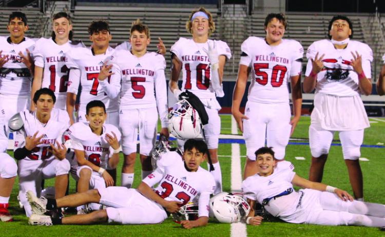 Junior varsity Skyrockets cap season against City View