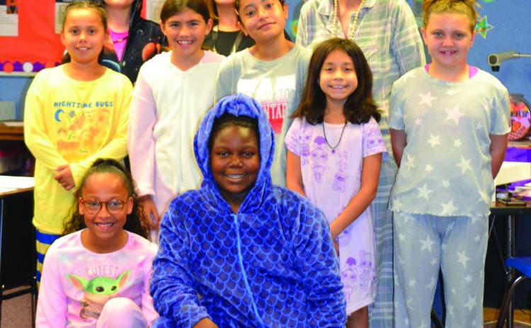 Wellington Elementary Sparklers mark Red Ribbon Week