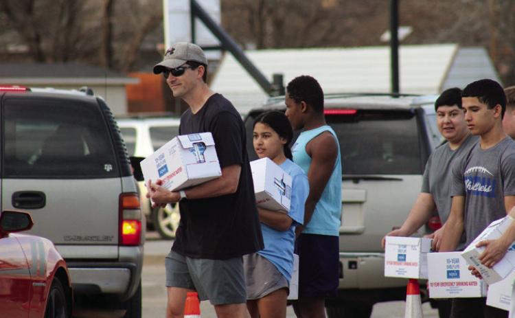 Volunteers lend hand at