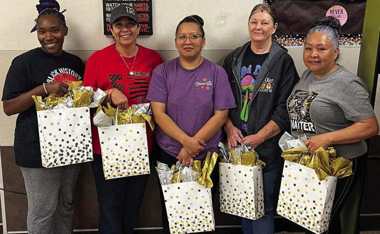 Austin Elementary School thanks their cafeteria workers during National School Lunch Hero Day Friday, May 2. Memphis ISD
